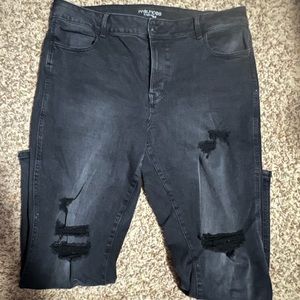 Maurice’s Black High Rise